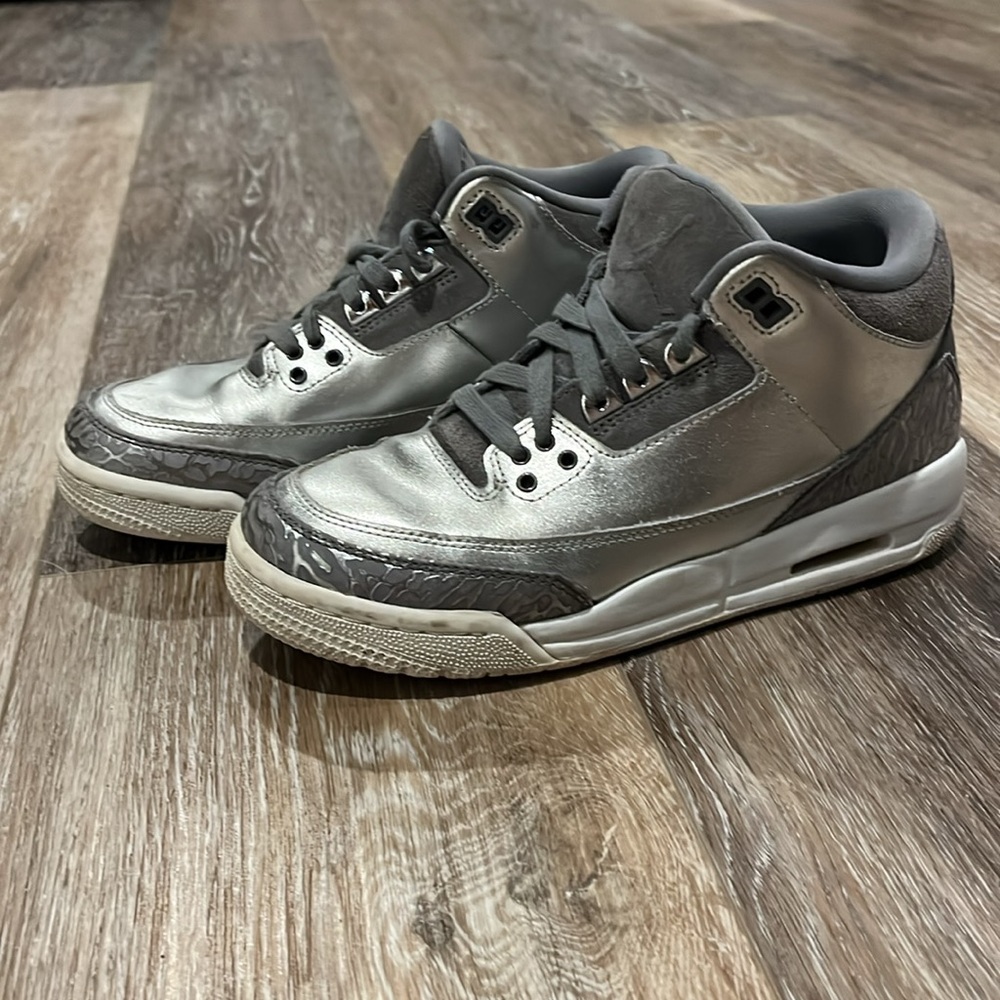 Silver Jordan Retro - Picture 2 of 6